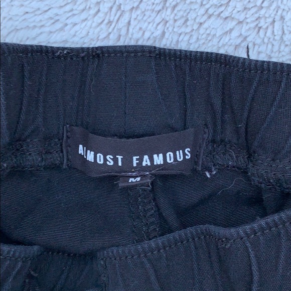 black almost famous cargo pants - Picture 3 of 3